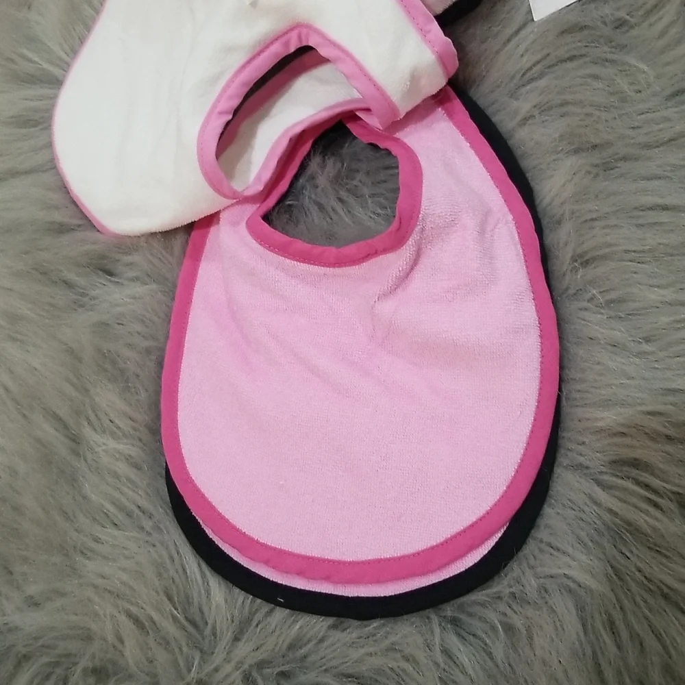 Baby essentials bibs - Picture 3 of 4